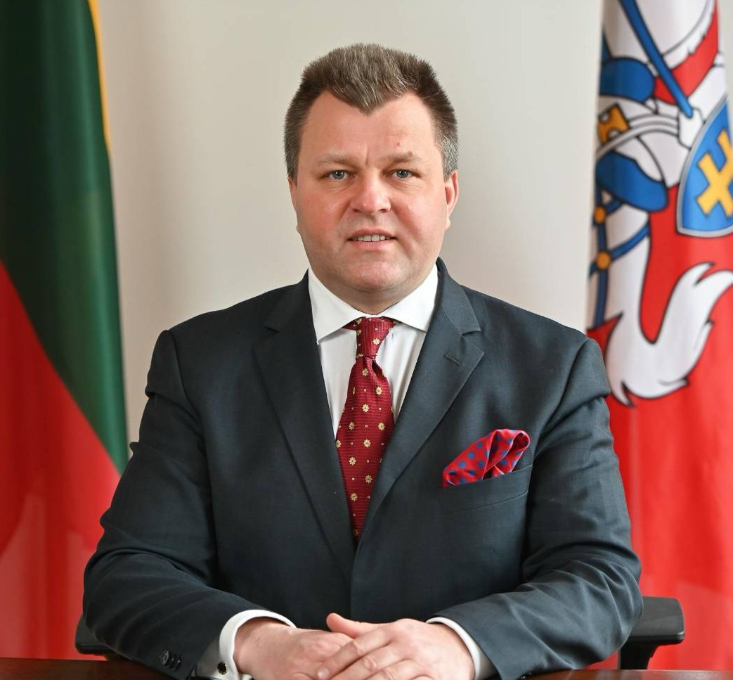 Hon. Mantas ADOMĖNAS